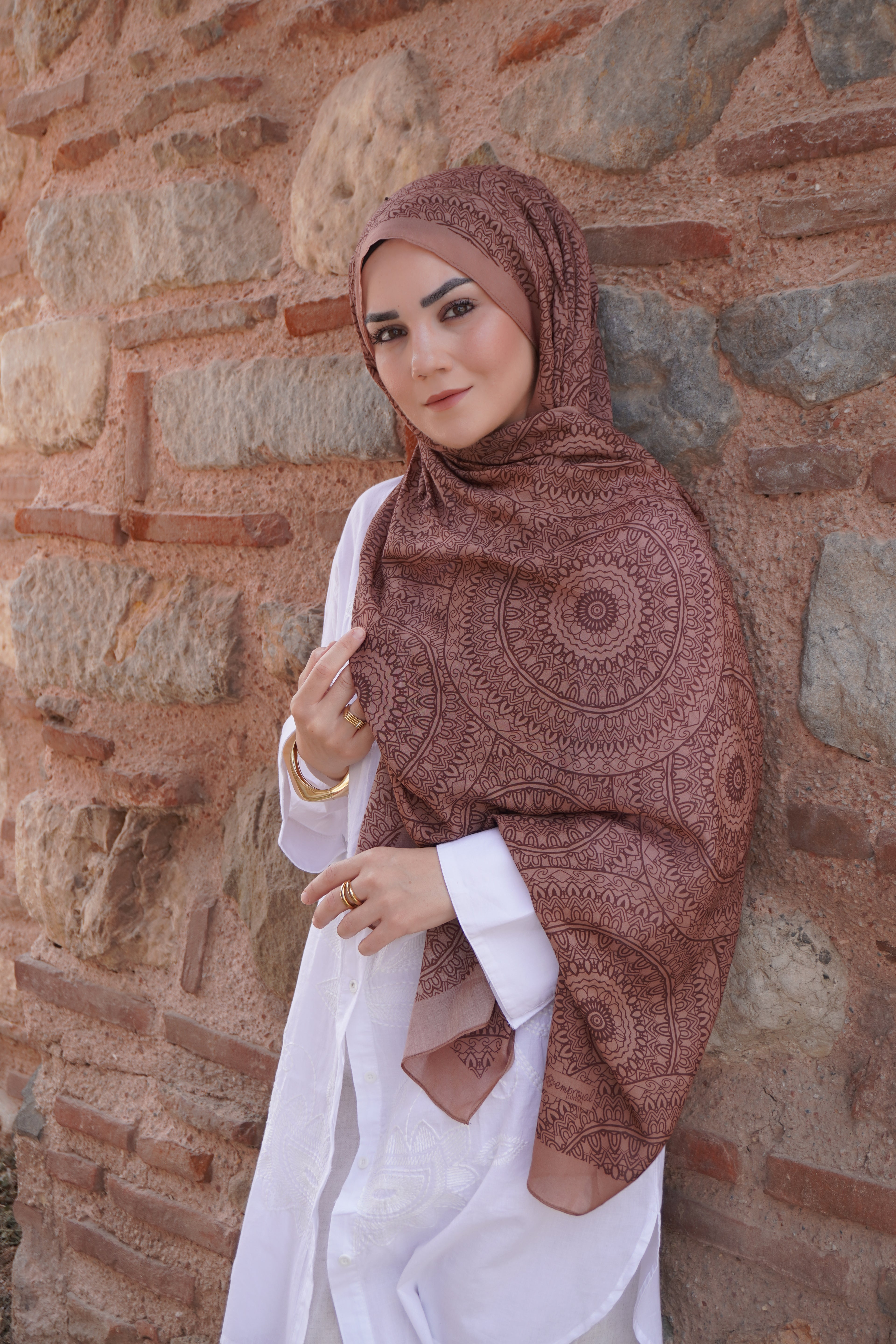 noor – Brown
