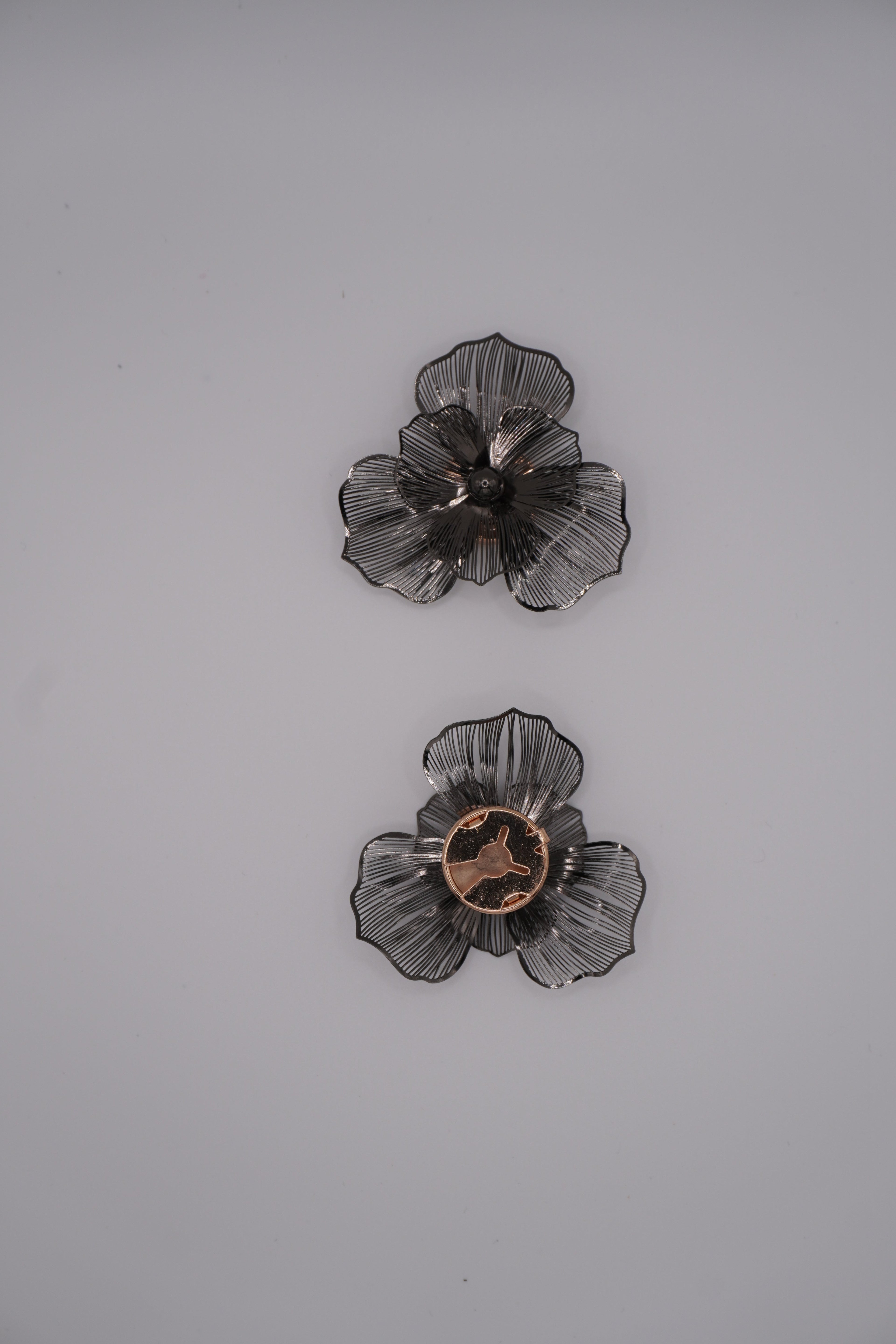 Hemdknopf-Clips Blumenmuster